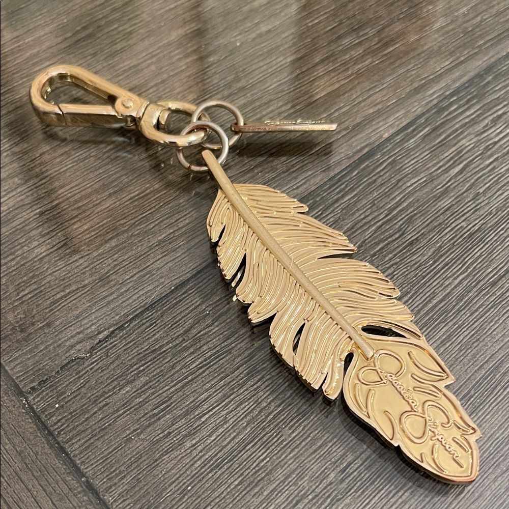Jessica Simpson Gold-tone Metal Feather Keychain - Bag Charm